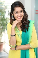 Anikha Surendran Gallery